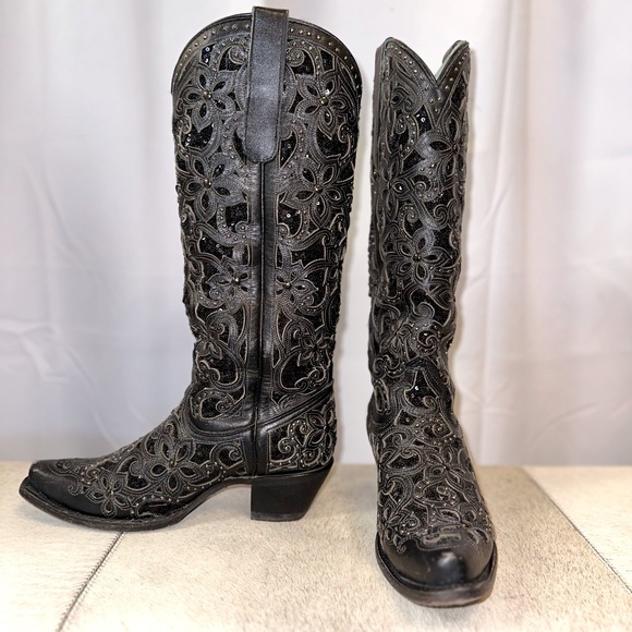 SOLD - Corral Women’s Floral Inlay Western Boots-Snip Toe - Picture 2 of 11